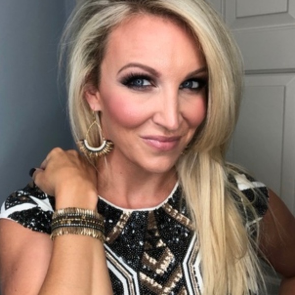 :: Stella & Dot Vintage Gold+Bronze Pegasus Cuff - Picture 4 of 8